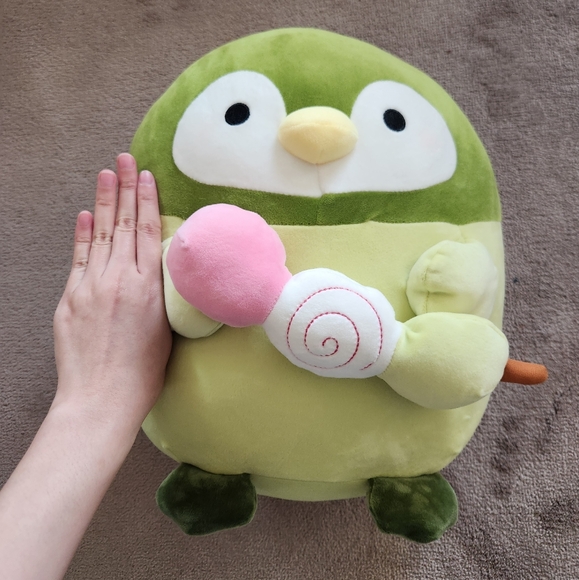 Takashoji green matcha penguin holding dango plushy - Picture 3 of 5
